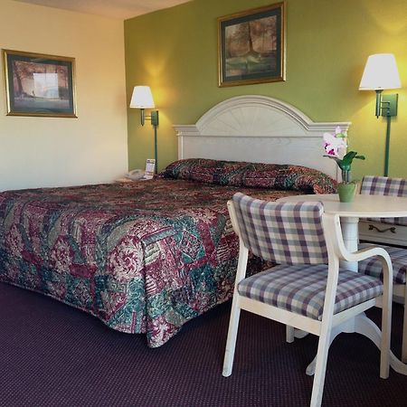 Holiday Terrace Inn - Pigeon Forge Buitenkant foto