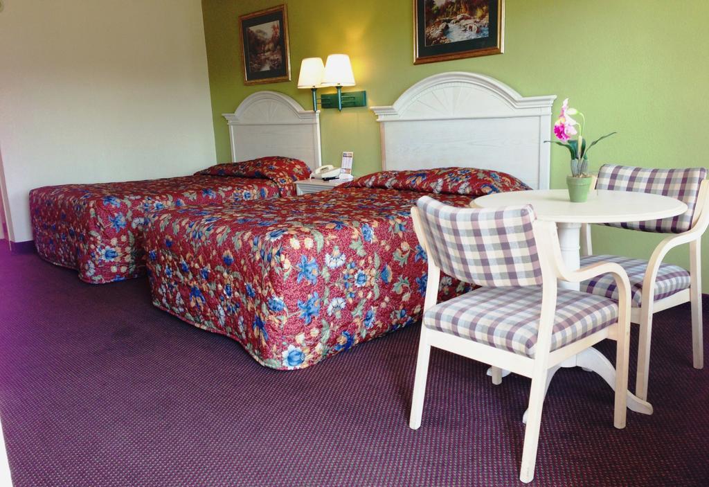 Holiday Terrace Inn - Pigeon Forge Buitenkant foto