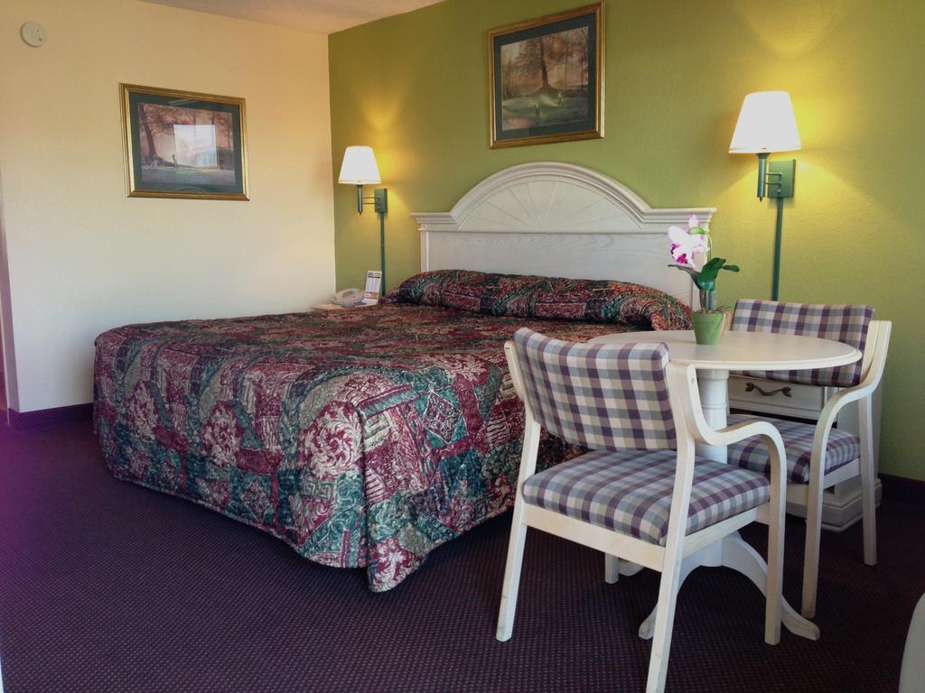 Holiday Terrace Inn - Pigeon Forge Buitenkant foto